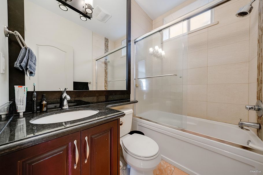 6633 Neal Street Vancouver, BC - 27