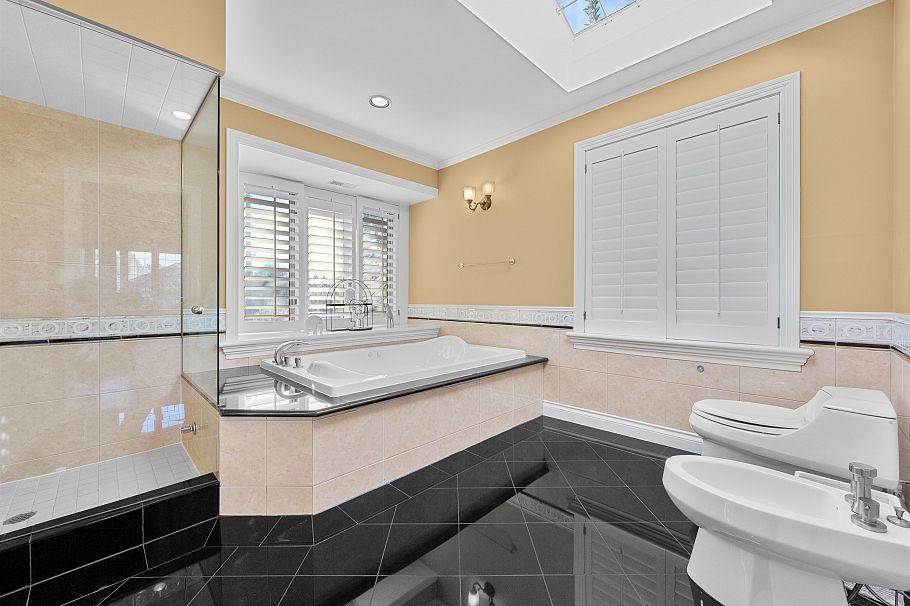 1426 W 48th Avenue Vancouver, BC - 13