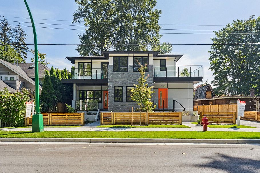 844 St. Denis Avenue North Vancouver, BC - 28