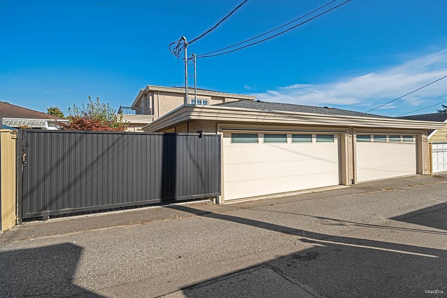 6633 Neal Street Vancouver, BC - 38