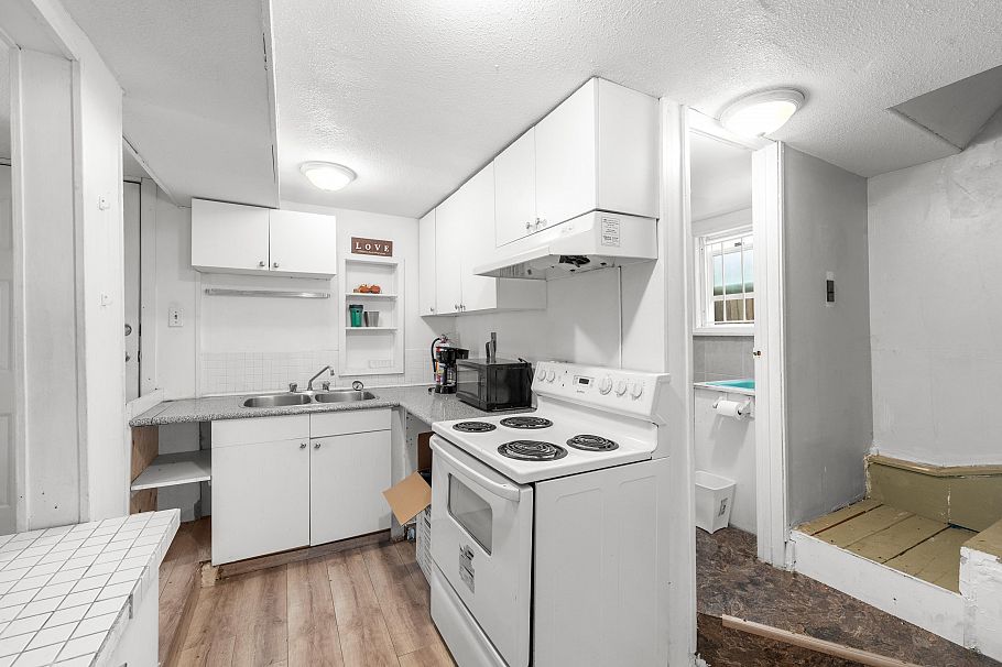 7429 Fraser Street Vancouver, BC - 13