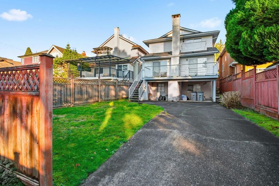 7475 West Boulevard Vancouver, BC - 3