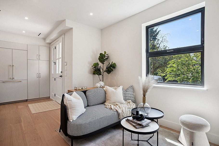 1 1915 E 3rd Avenue Vancouver, BC - 5