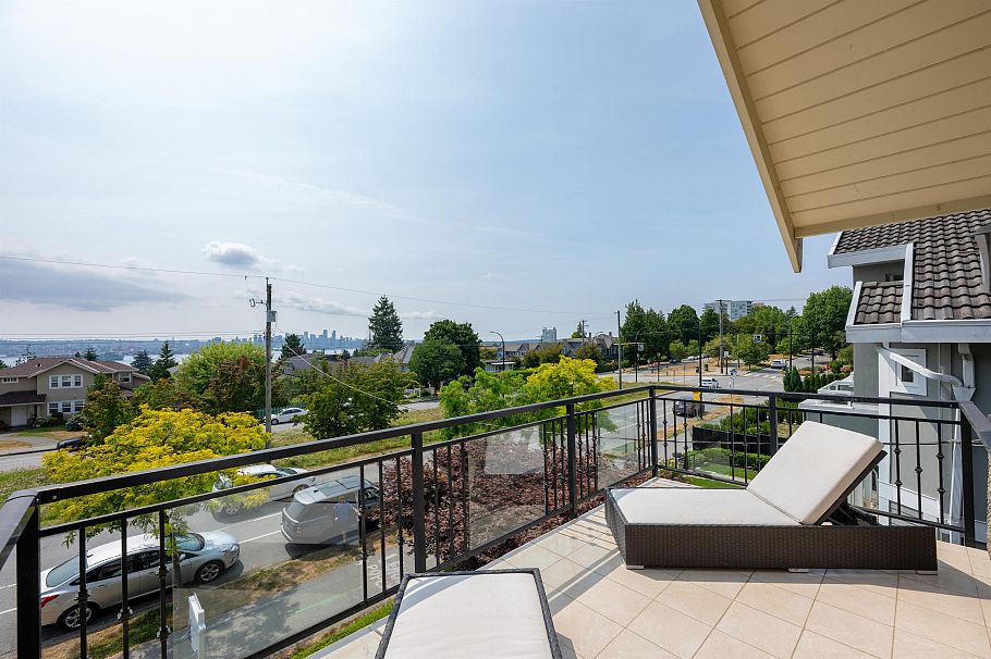 320 E Keith Road North Vancouver, BC - 22