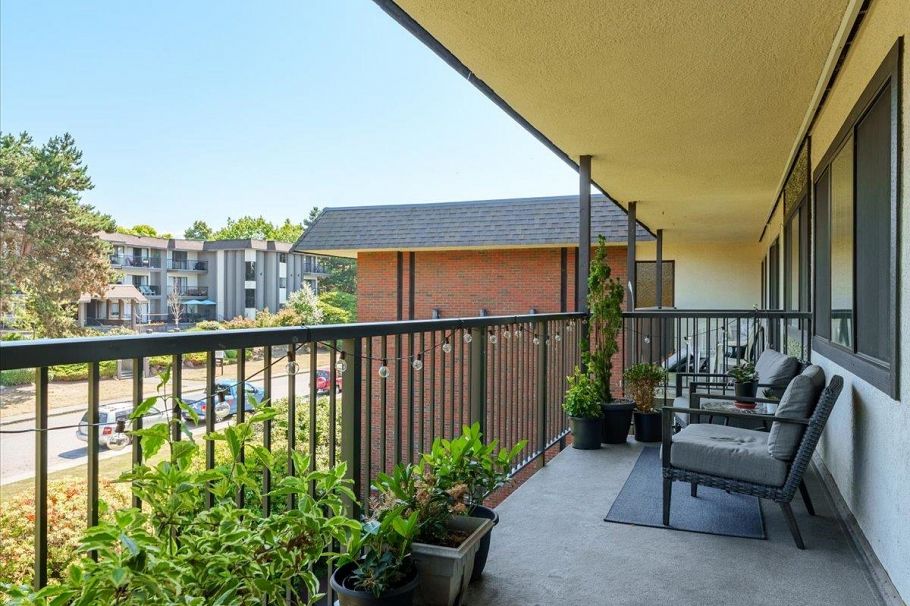 301 155 E 5th Street North Vancouver, BC - 24