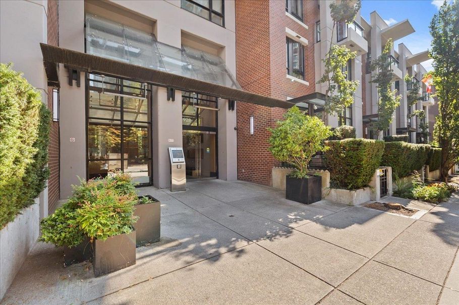 2308 928 Homer Street Vancouver, BC - 2