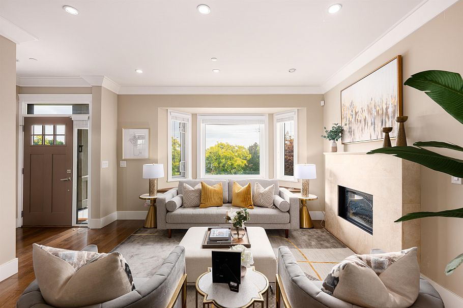 320 E Keith Road North Vancouver, BC - 6