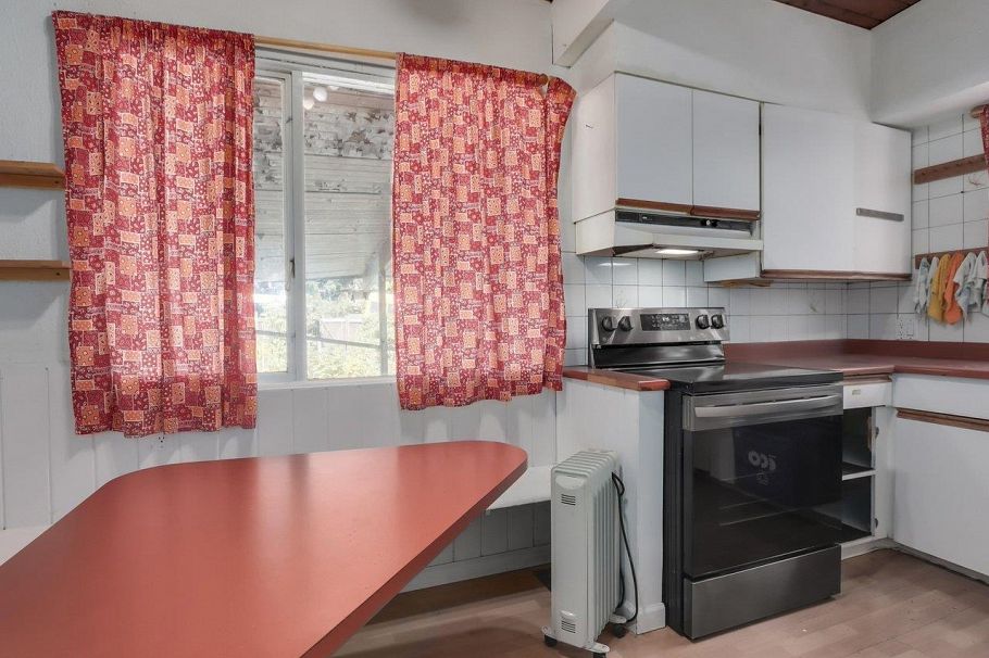 2701 St. Christophers Road North Vancouver, BC - 16