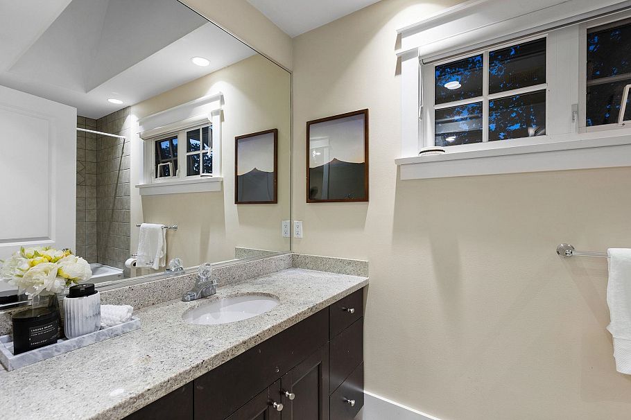 3895 W 23rd Avenue Vancouver, BC - 28