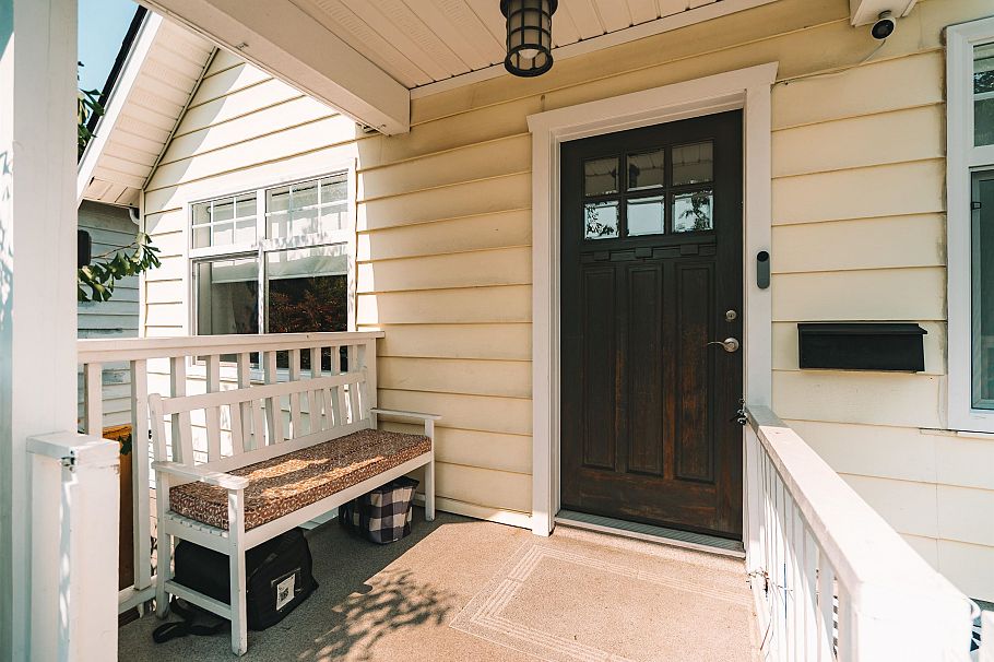 2267 Napier Street Vancouver, BC - 5