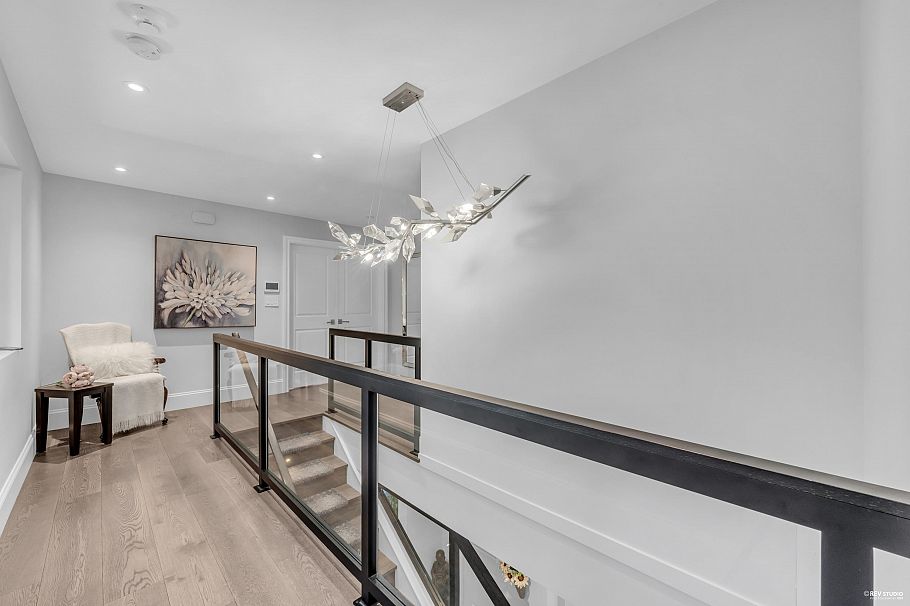 1812 Cardinal Crescent North Vancouver, BC - 14