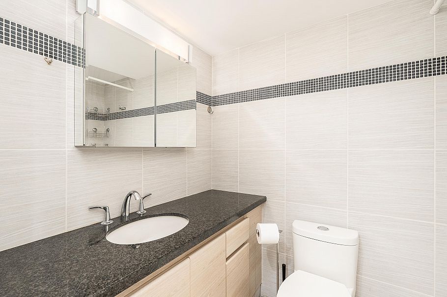 201 1995 Beach Avenue Vancouver, BC - 17