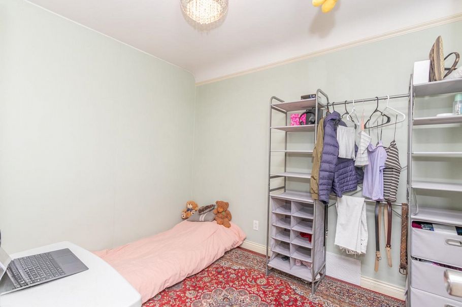 341 W 24th Street North Vancouver, BC - 11