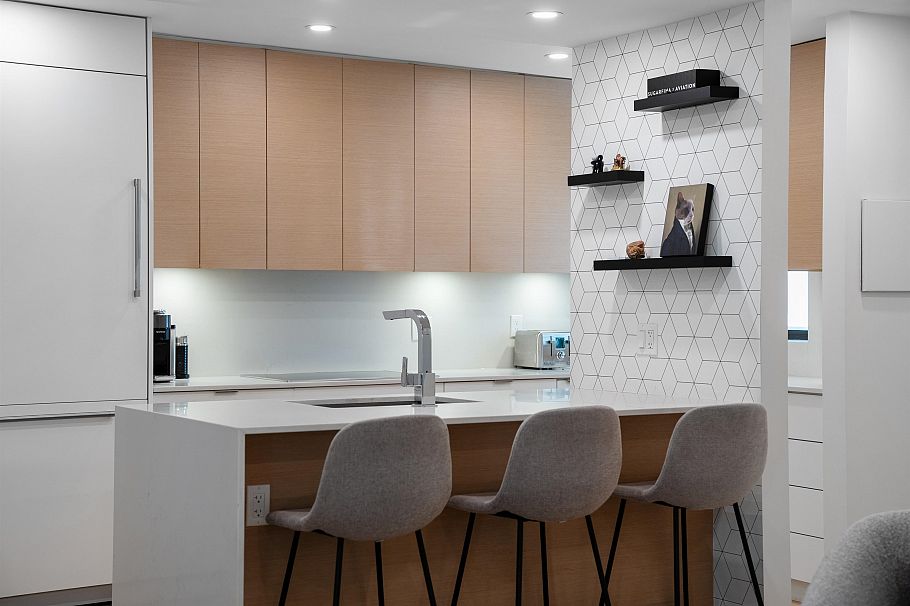 301 1350 Comox Street Vancouver, BC - 6