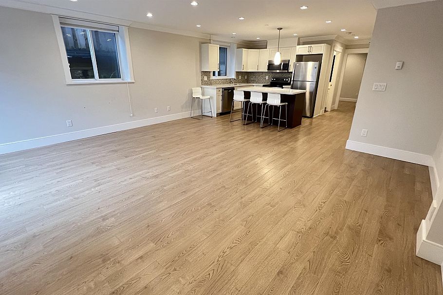 320 E Keith Road North Vancouver, BC - 32