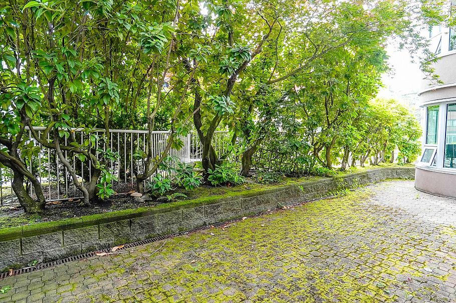 101 1845 Robson Street Vancouver, BC - 5