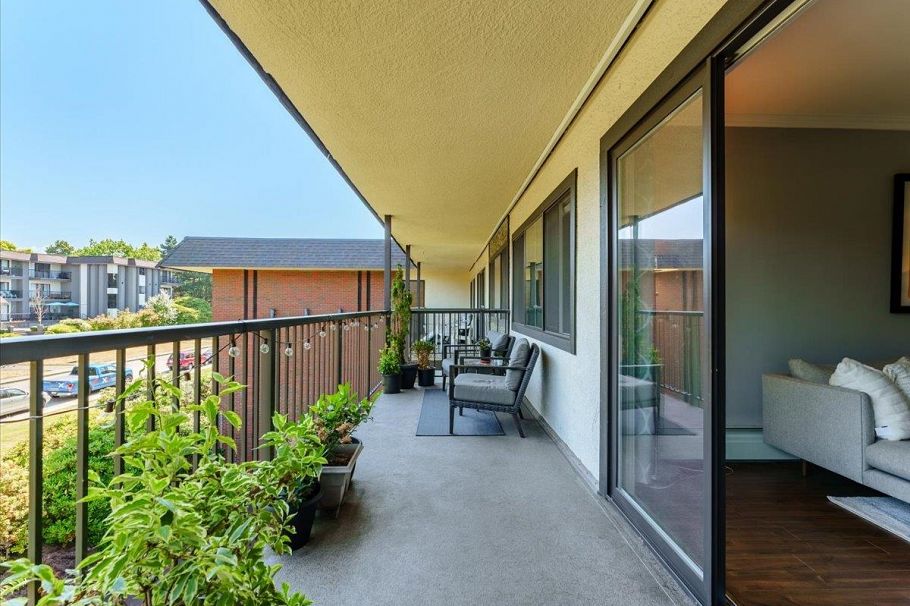 301 155 E 5th Street North Vancouver, BC - 23