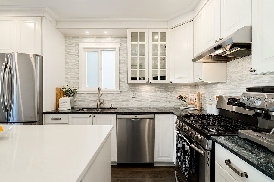 2267 Napier Street Vancouver, BC - 15