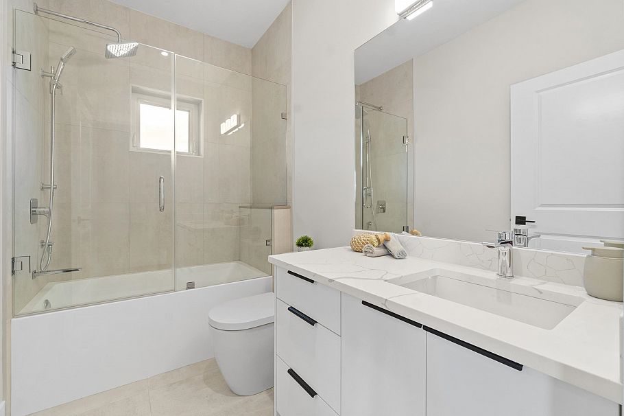 40 E 46th Avenue Vancouver, BC - 10