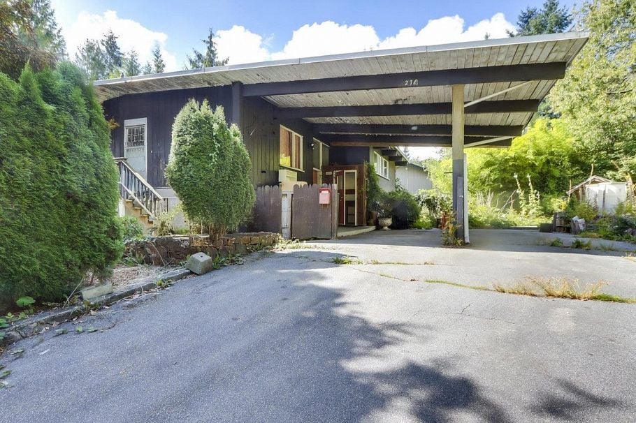 2701 St. Christophers Road North Vancouver, BC - 2