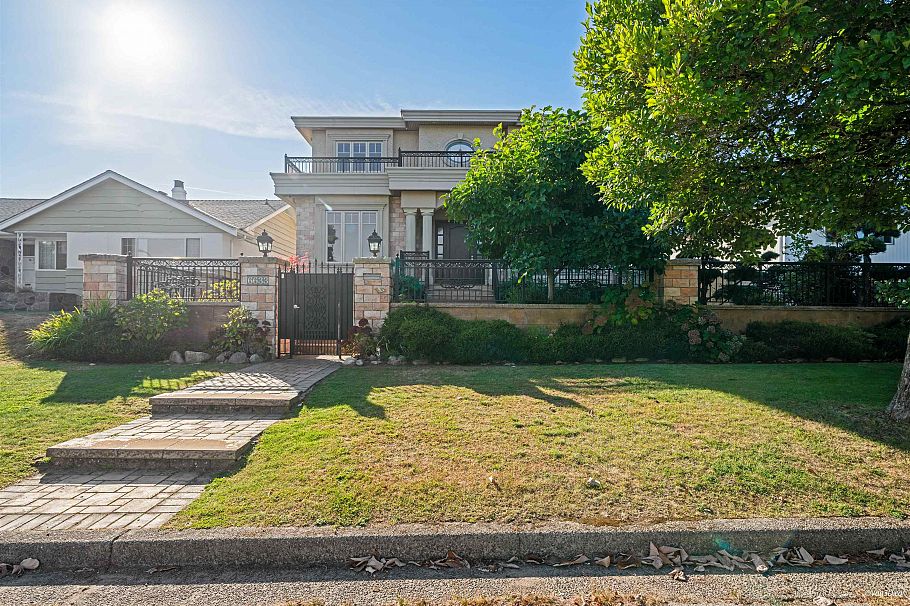 6633 Neal Street Vancouver, BC - 37