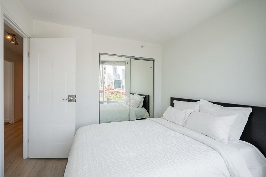 1202 1003 Burnaby Street Vancouver, BC - 13