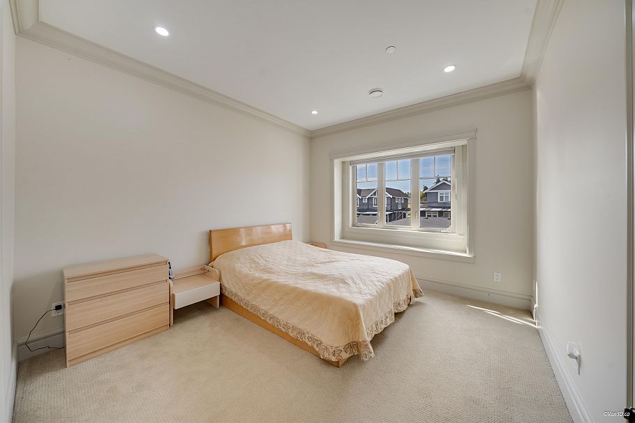 6633 Neal Street Vancouver, BC - 18