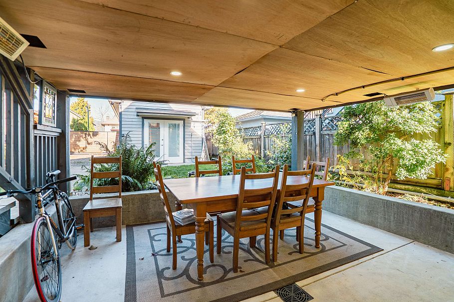 2267 Napier Street Vancouver, BC - 25