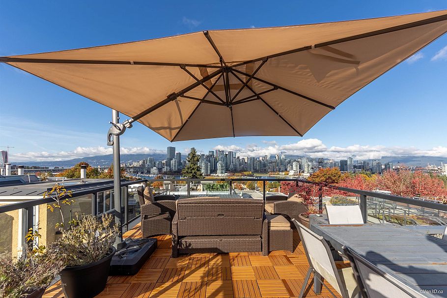 1017 W 8th Avenue Vancouver, BC - 2