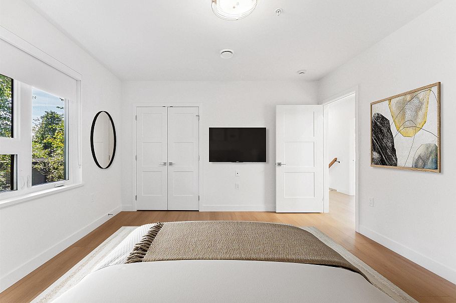 842 St. Denis Avenue North Vancouver, BC - 17