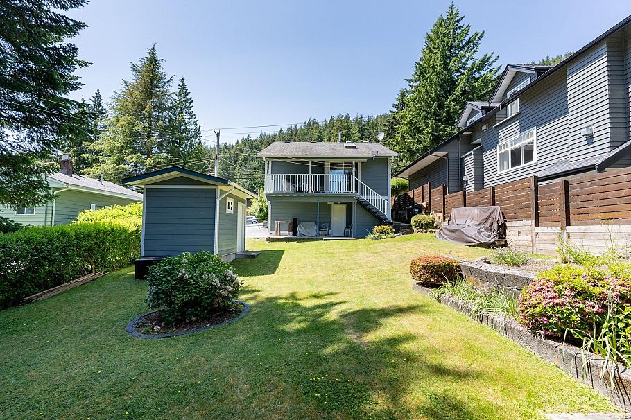 4370 Mountain Highway North Vancouver, BC - 11