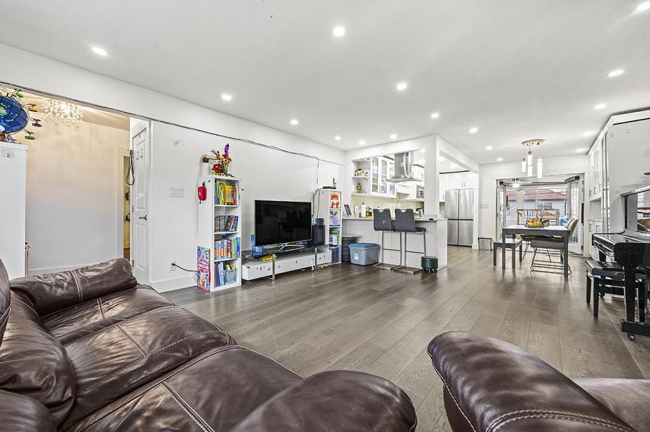 778 E 52nd Avenue Vancouver, BC - 4