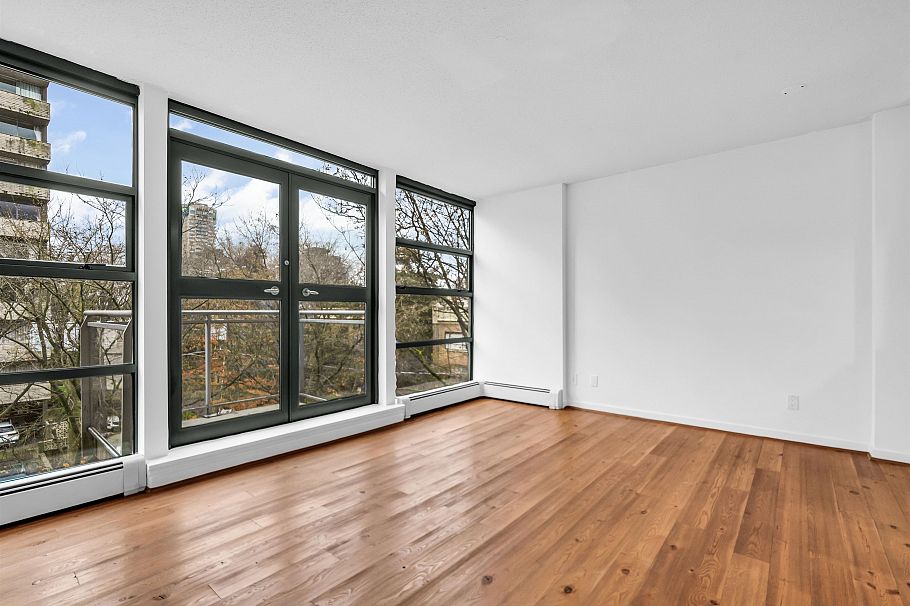 303 1688 Robson Street Vancouver, BC - 7