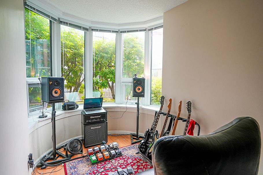 101 1845 Robson Street Vancouver, BC - 1