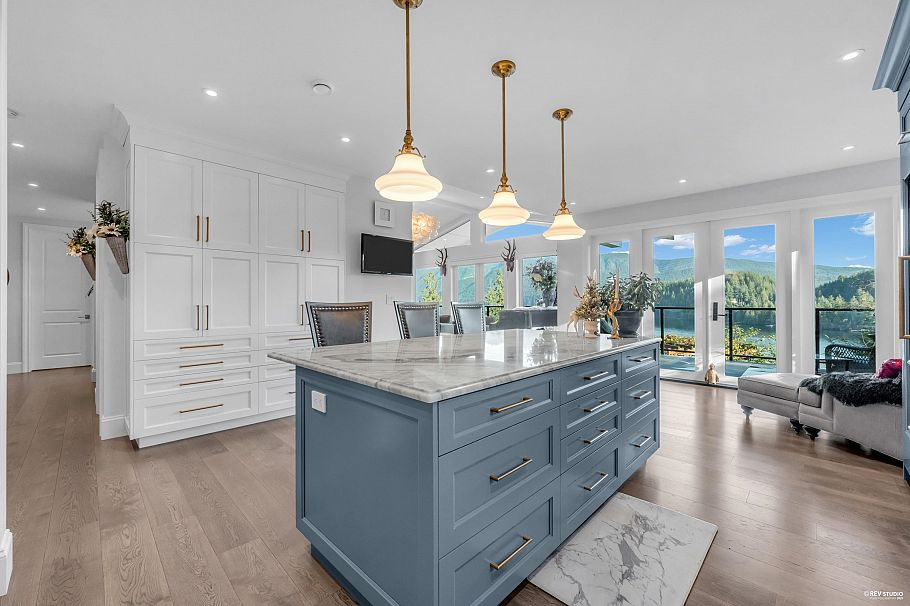 1812 Cardinal Crescent North Vancouver, BC - 7