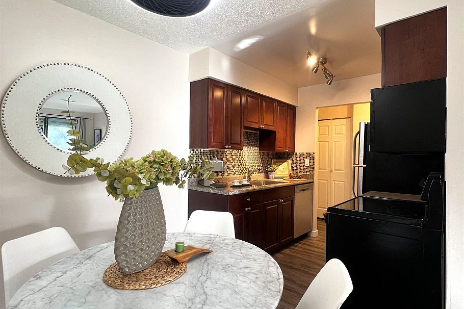 104 8775 Cartier Street Vancouver, BC - 11