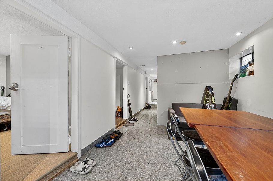 3838 Inverness Street Vancouver, BC - 27