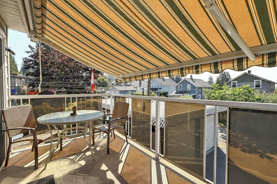 203 E 26th Street North Vancouver, BC - 20