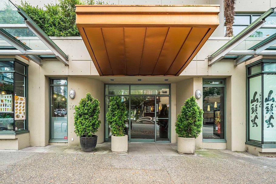 303 1688 Robson Street Vancouver, BC - 29