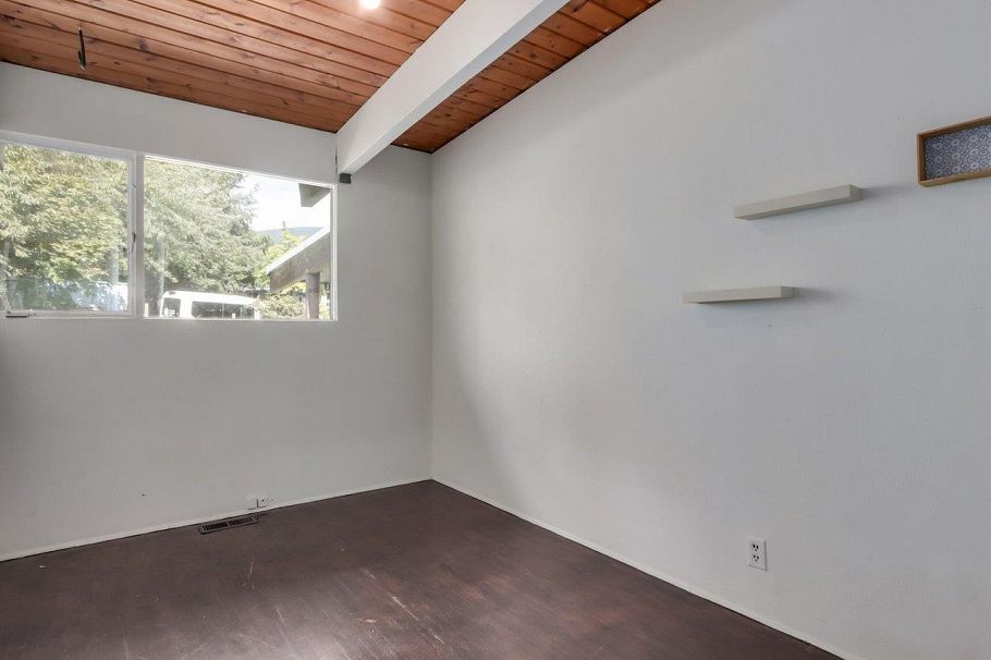 2701 St. Christophers Road North Vancouver, BC - 17