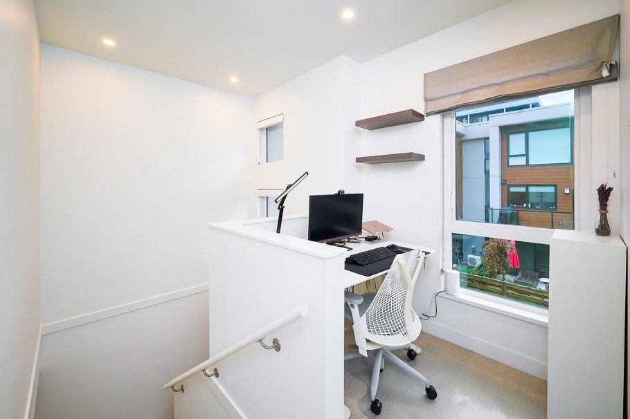 30 3597 Malsum Drive North Vancouver, BC - 9