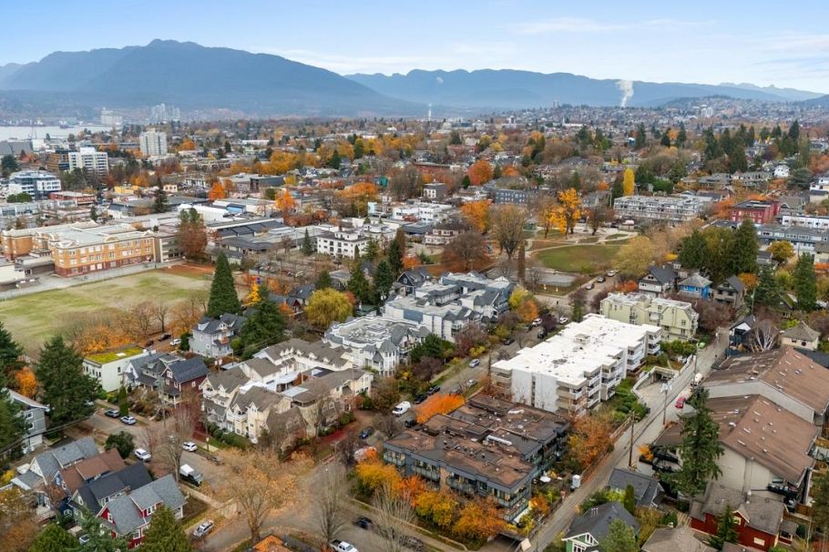 208 1516 Charles Street Vancouver, BC - 27