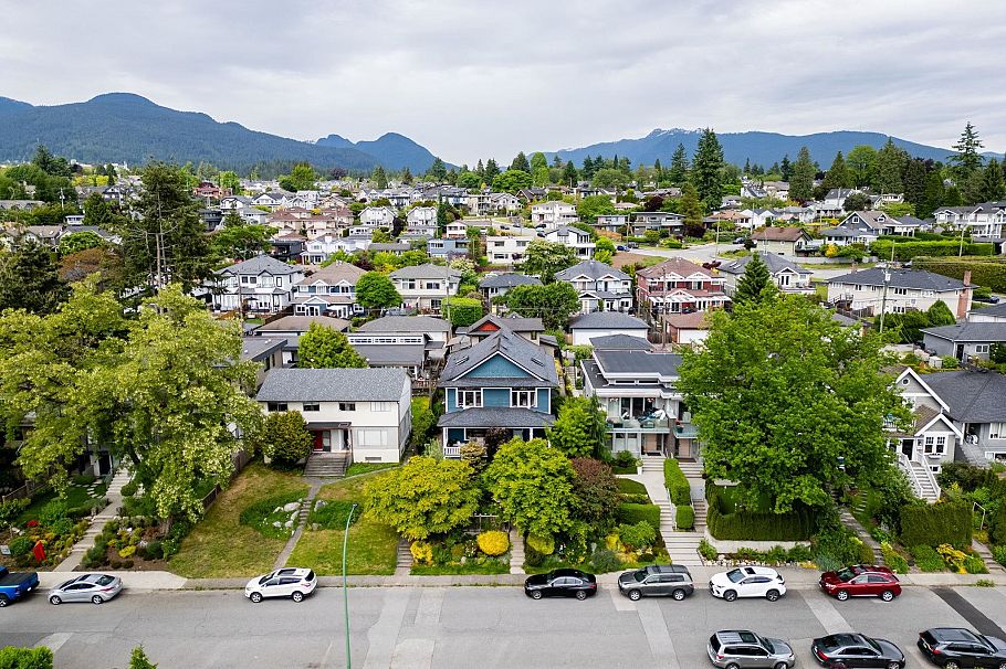 346 E 5th Street North Vancouver, BC - 30