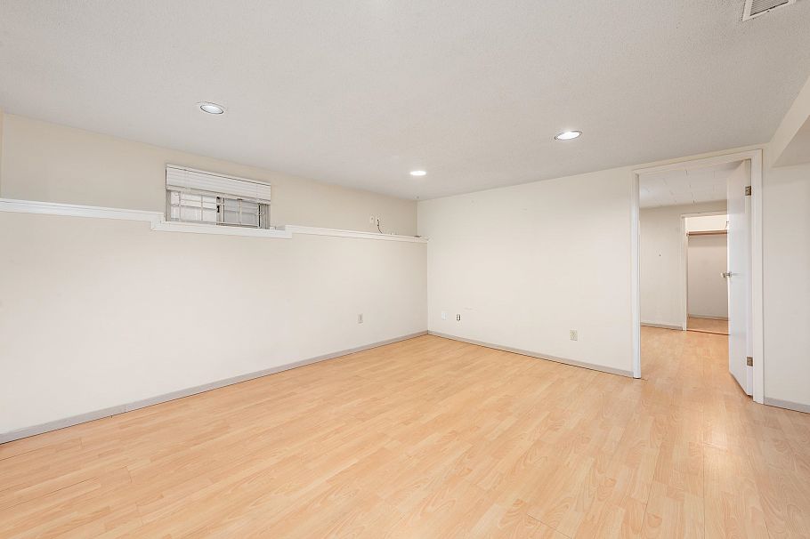 5556 Earles Street Vancouver, BC - 16