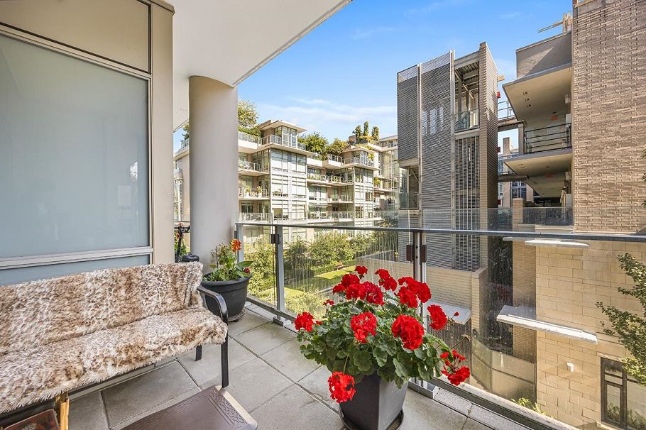 302 1616 Columbia Street Vancouver, BC - 16