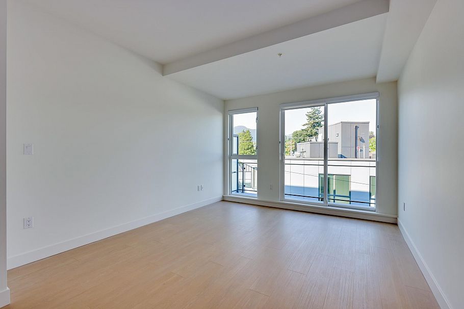 564 422 E 3rd Street North Vancouver, BC - 9