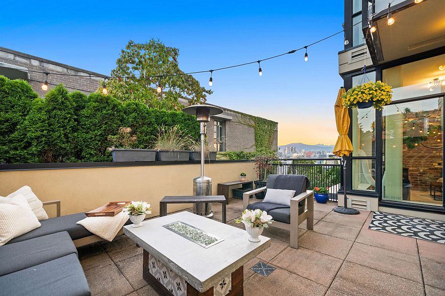 207 2515 Ontario Street Vancouver, BC - 2