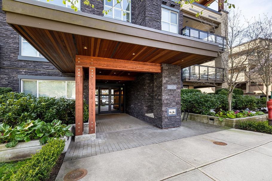 207 3205 Mountain Highway North Vancouver, BC - 26