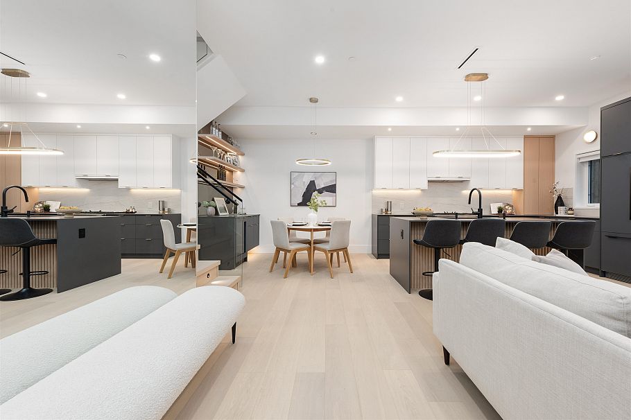 5 371 E 33rd Avenue Vancouver, BC - 2