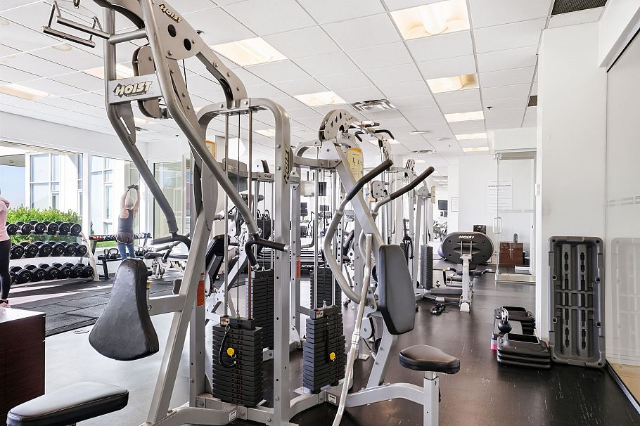 708 133 E Esplanade North Vancouver, BC - 25